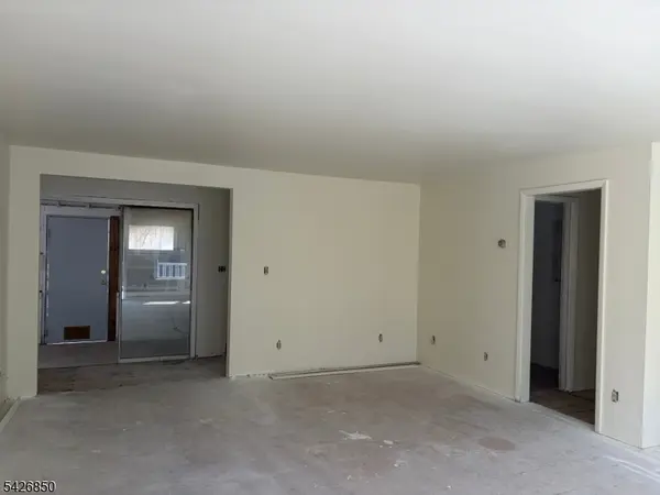9 Thomas Dr, Independence Twp., NJ 07840
