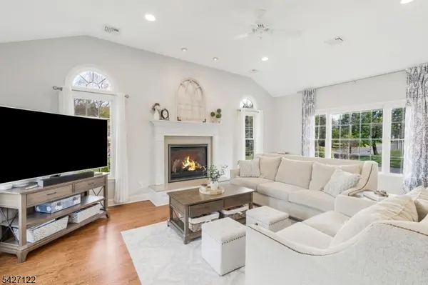 7 Oxbow Dr, New Providence Boro, NJ 07974