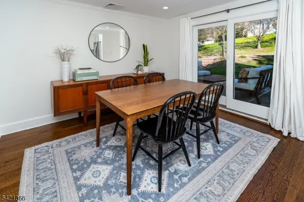 6 Cape Ct, Millburn Twp., NJ 07041