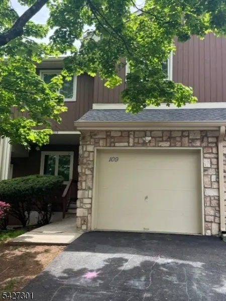 109 Bond St, Bridgewater Twp., NJ 08807