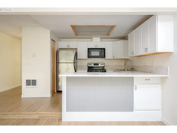4684 SW COMUS PL #1-G, Portland, OR 97219