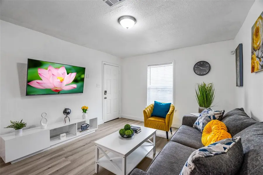 2250 AREBA Street #A, Dallas, TX 75203