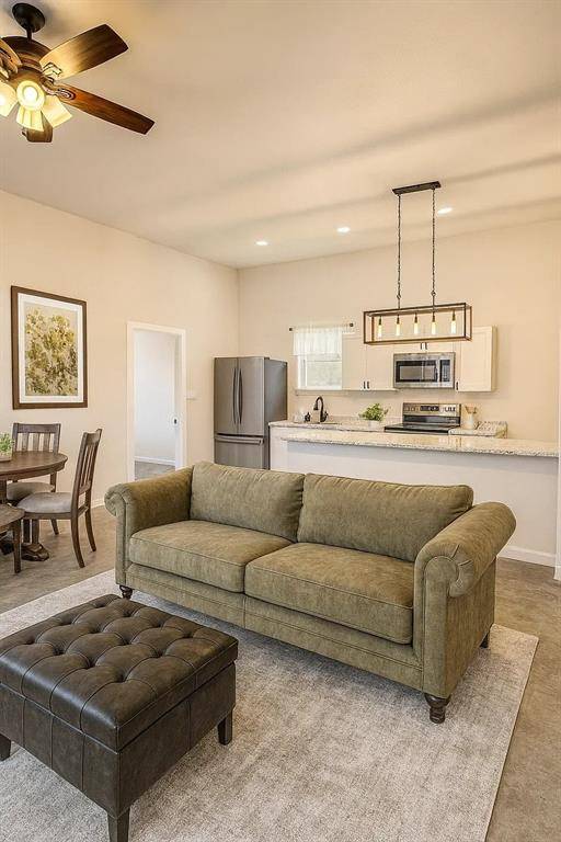 9604 County Road 1006, Godley, TX 76044
