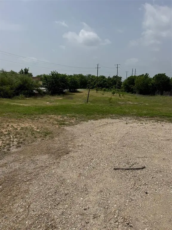 430 N Dallas Street, Palmer, TX 75152