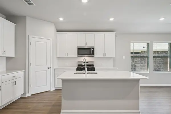 1938 Furlong Drive, Seagoville, TX 75159