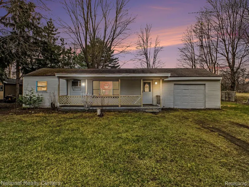 14243 Seymour RD, Montrose Charter Township, MI 48457