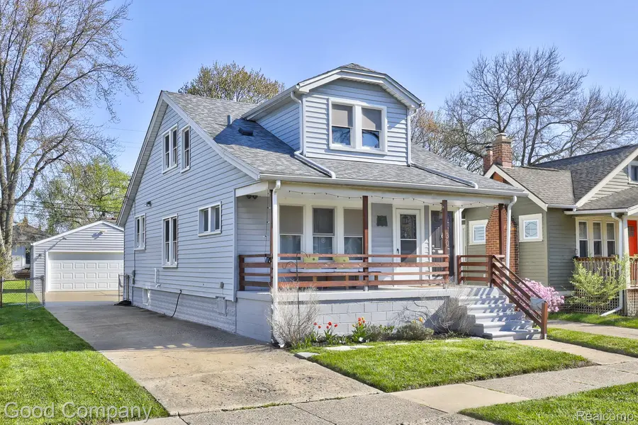 301 Spencer ST, Ferndalecity_oakland, MI 48220