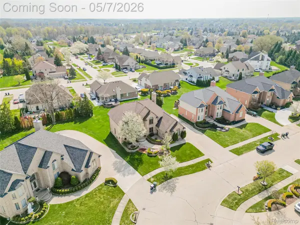 43376 Chester DR, Sterling Heights, MI 48314