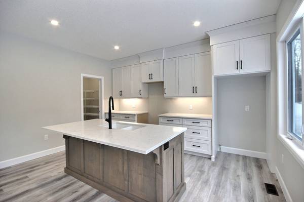 14 Roberts ST N, Huron East, ON N0G 1B0