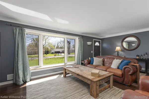310 Elmhill RD, Rochesterhillscity_oakland, MI 48306
