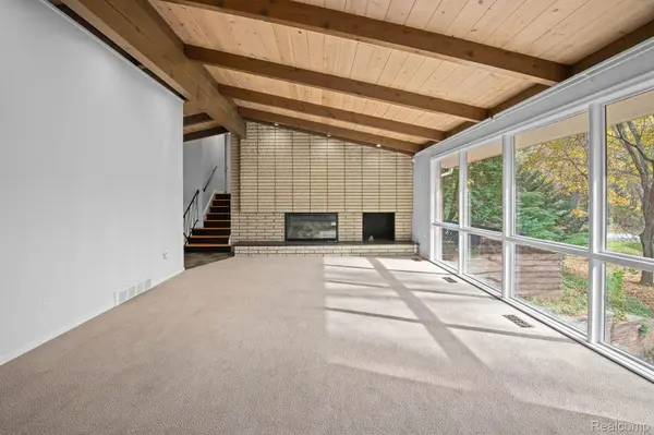 4966 Whispering Pine LN, Bloomfieldchartertownship_oakland, MI 48302