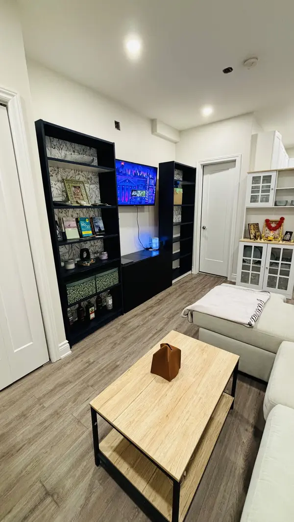 3289 LAKESHORE BLVD W #3, Toronto W06, ON M8W 1M8