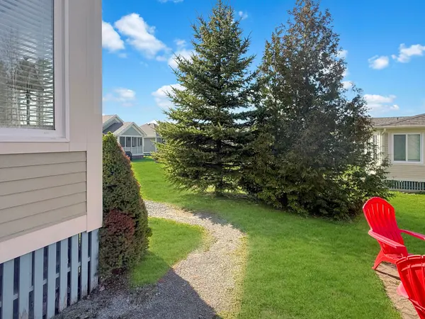 34 Meadow View LN, Prince Edward County, ON K0K 1P0