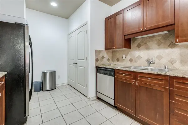 341 Metropolitan Drive, Plano, TX 75023