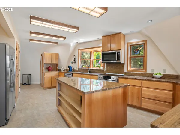 18698 CORNETT RD, Brookings, OR 97415