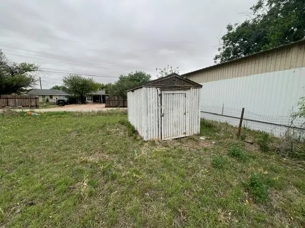 330 Avenue M, Anson, TX 79501