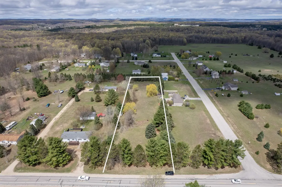 10864 Cedar Run RD, Longlaketownship_grandtraverse, MI 49684