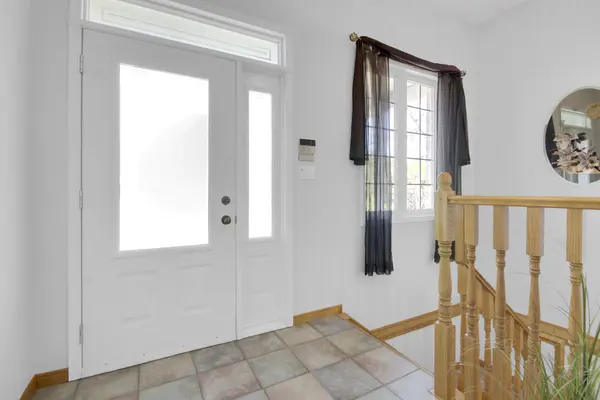6658 Benoit ST, Orleans - Convent Glen And Area, ON K1C 1J6
