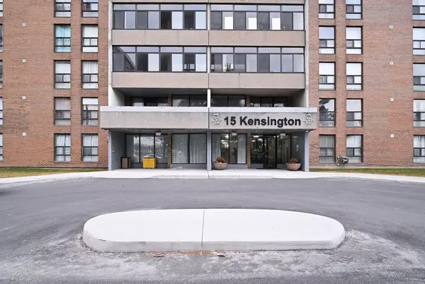 15 Kensington RD #1606, Brampton, ON L6T 3W2