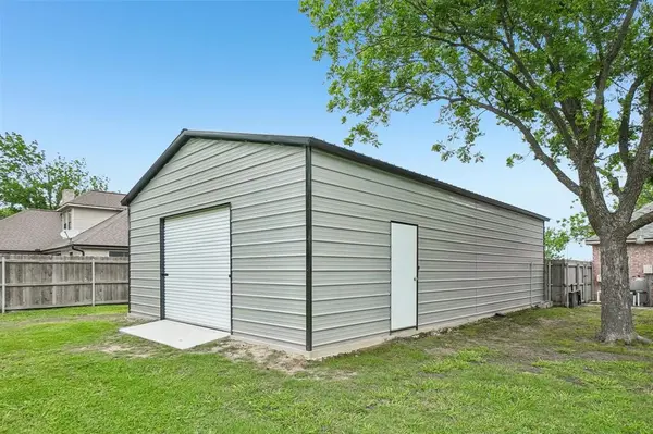 1252 Orchard Lane, Ennis, TX 75119