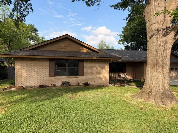 1202 RED OAK, Ennis, TX 75119