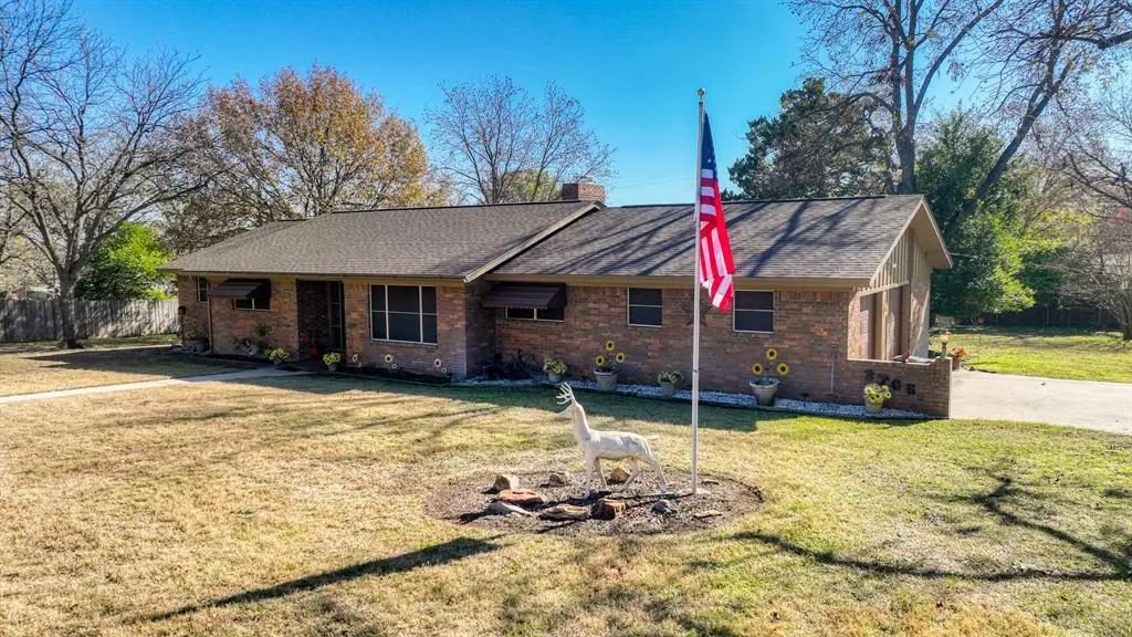 3706 Red Bud Drive, Weatherford, TX 76087