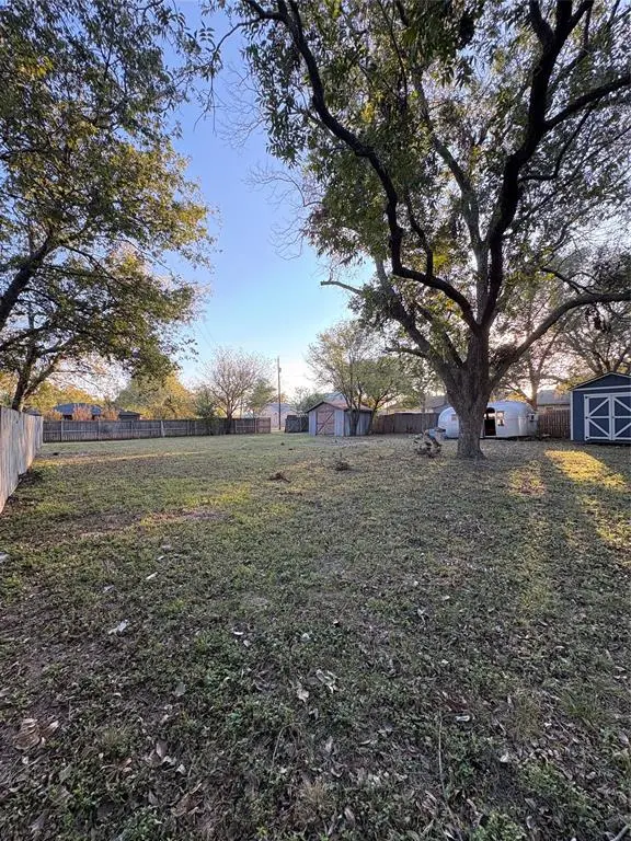 305 E Miller Street, Burleson, TX 76028
