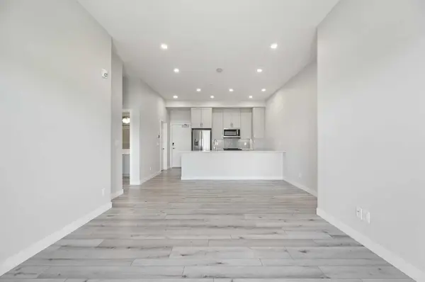 255 Les Jardins PARK SE #410, Calgary, AB T2C 5W9
