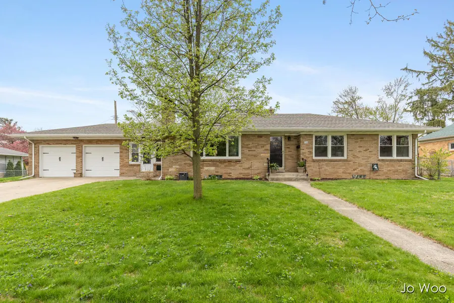 731 Larkspur AVE NW, Grandrapidscity_kent, MI 49504