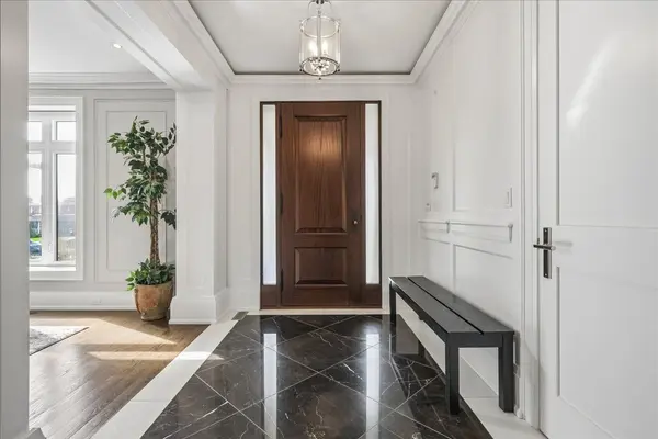 20 Ealing DR, Toronto C12, ON M2L 2R5