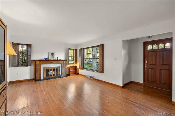 32321 Arlington DR, Beverlyhillsvillage_oakland, MI 48025
