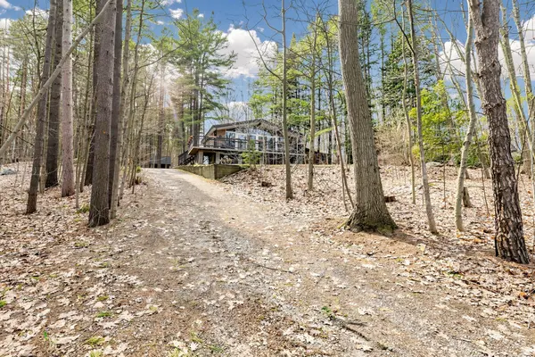 28 Timcourt DR, Tiny, ON L9M 0B9