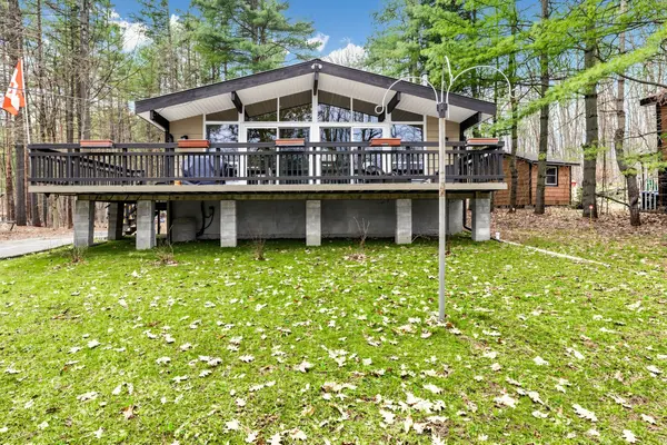28 Timcourt DR, Tiny, ON L9M 0B9