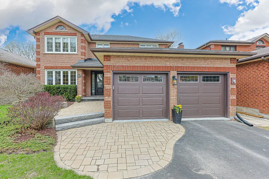250 Hemlock DR, Whitchurch-stouffville, ON L4A 5A5