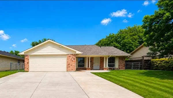 614 W Grenoble Drive, Grand Prairie, TX 75052