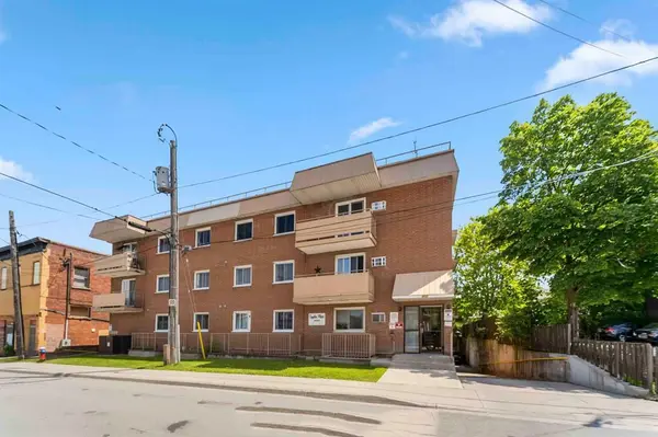 4692 Crysler AVE #202, Niagara Falls, ON L2E 3V8