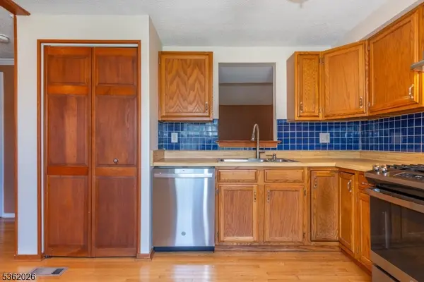 12 Liberty Ln, Franklin Boro, NJ 07416