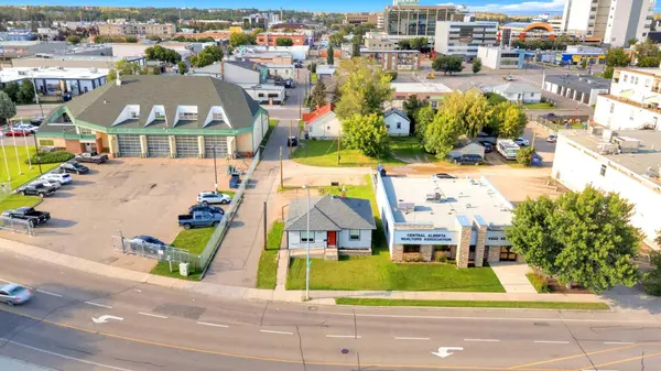 4926 45 ST, Red Deer, AB T4N 1K6
