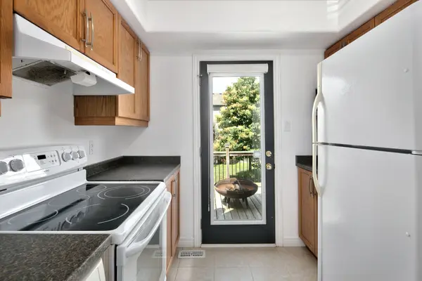 52 Barr ST, Collingwood, ON L9Y 0E6