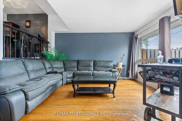 5 Viking CT #304, Grimsby, ON L3M 3T8
