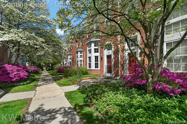 165 N Georgetown SQ, Royal Oak, MI 48067