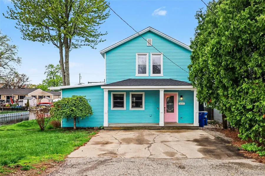 1430 Rossdale DR, Waterford Charter Township, MI 48328