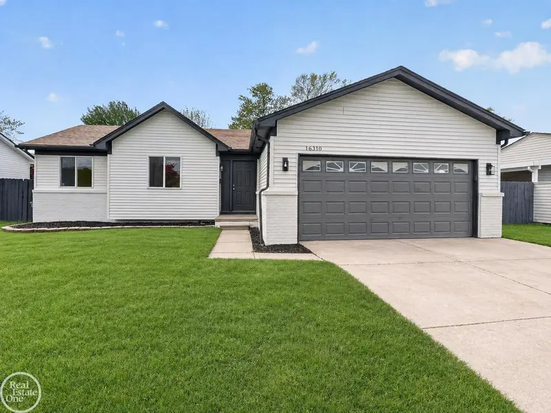 16310 E 11 Mile RD, Roseville, MI 48066