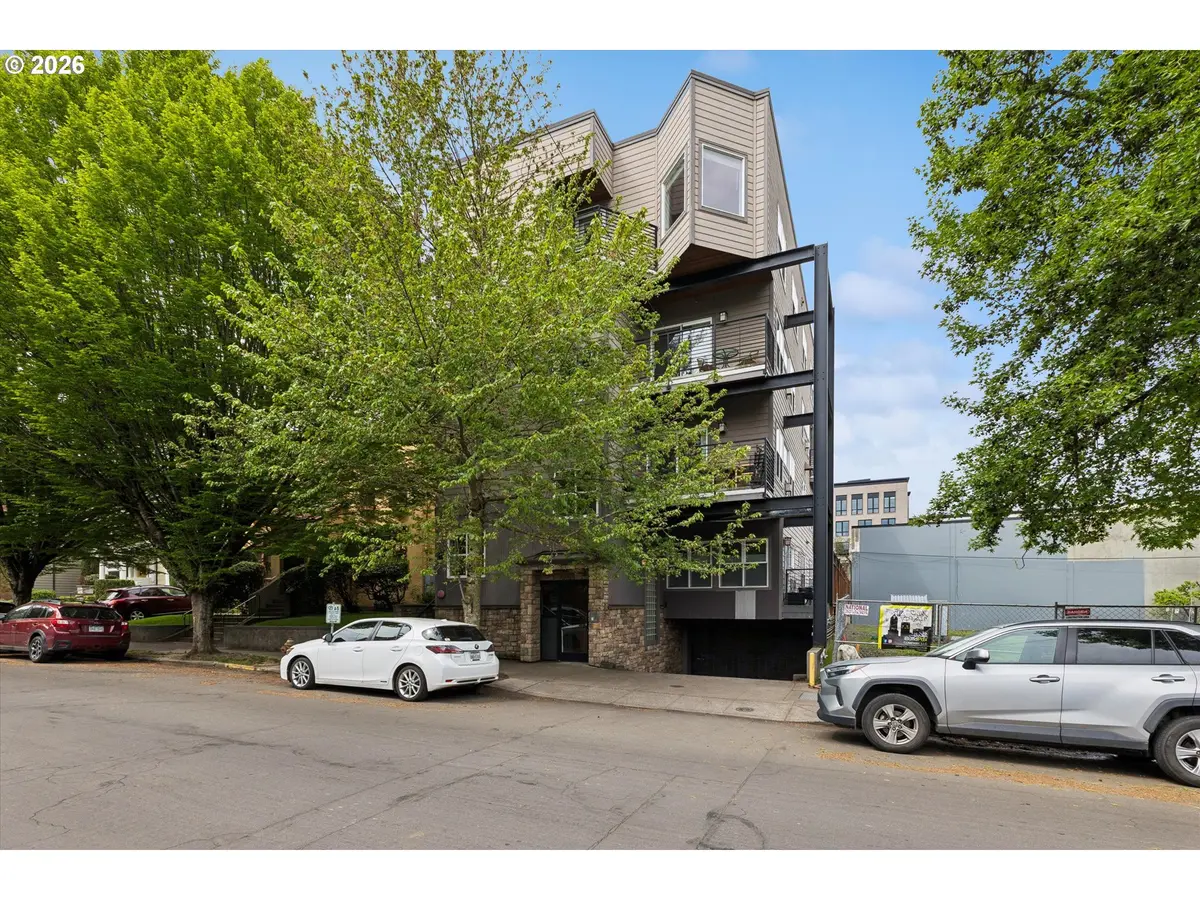 2241 NW PETTYGROVE ST #5, Portland, OR 97210