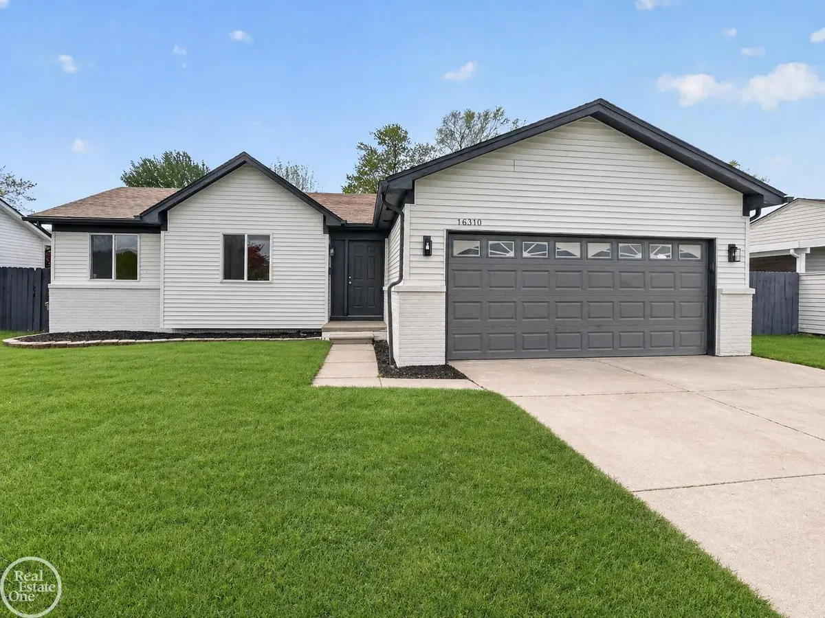 16310 E 11 Mile RD, Roseville, MI 48066