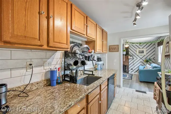 4673 Dearborndale ST, Dearborn Heights, MI 48125
