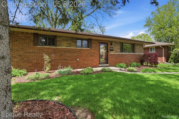 8737 Shannon DR, Sterling Heights, MI 48314