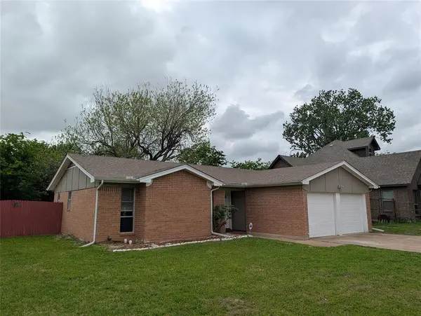 713 Heathcliff Drive, Everman, TX 76140