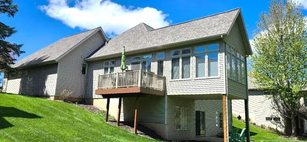 1698 Oakleigh Woods DR NW #7, City Of Grand Rapids, MI 49504