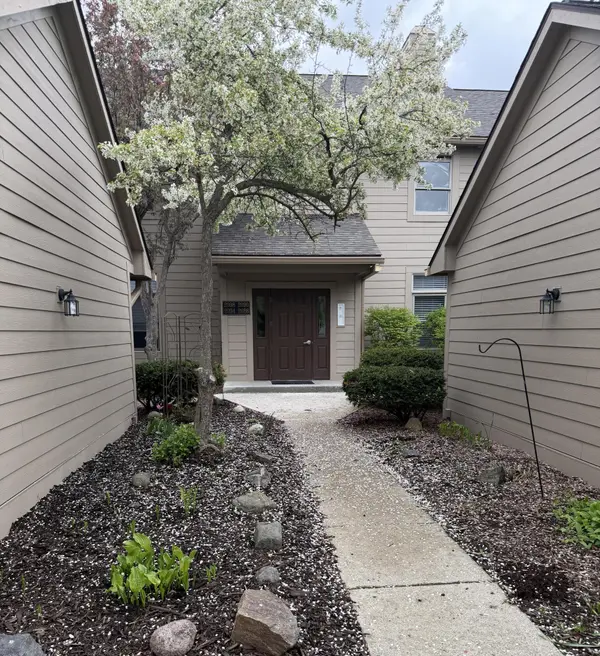 2098 Bent Trail CT, Pittsfield Charter Twp, MI 48108